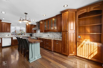 726 S Naperville Rd, Wheaton, IL 60189 - photo 4