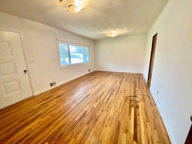 512 E Mitchell St, Adel, GA 31620 - photo 4