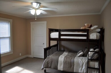 315 W Creek St, Fredericksburg, TX 78624 - photo 6