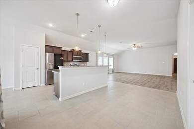 5156 Echo Falls Dr, Alvin, TX 77511 - photo 6