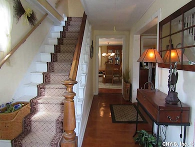 Foyer.