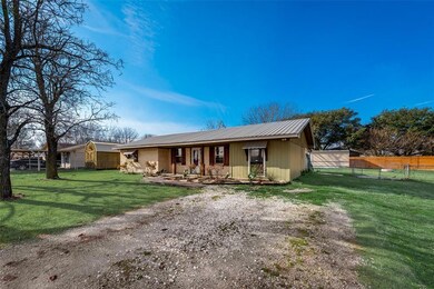 104 Buchanan Blvd, Corsicana, TX 75110 - photo 2