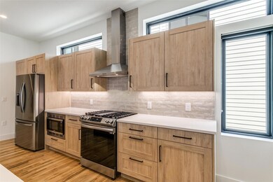 5609 Live Oak St unit 404, Dallas, TX 75206 - photo 4