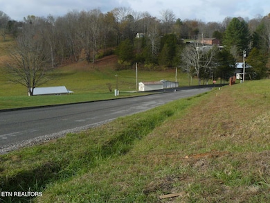 117 Henley St, Tazewell, TN 37879 - photo 3