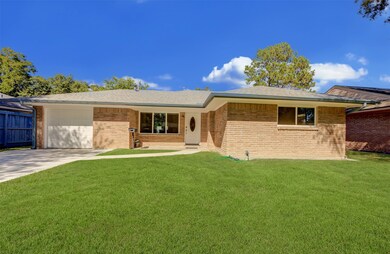 5202 De Lange Ln, Houston, TX 77092 - photo 2