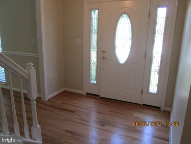 8818 Country Oak Dr, Odenton, MD 21113 - photo 2