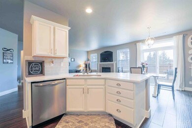 543 N Freemont St, Sisters, OR 97759 - photo 7