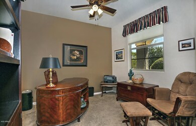 7262 W Cinder Brook Way-large-007-021-De