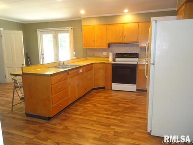 401 E Illini St, Virginia, IL 62691 - photo 7