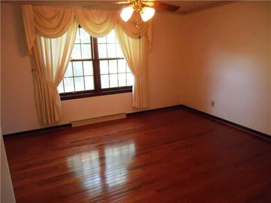 Dining Room. BEAUTIFUL HARDWOOD FLOORING