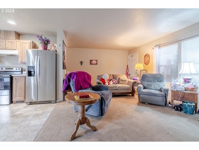 610 Vaughan Ln unit 11, Lebanon, OR 97355 - photo 6