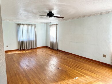 Spacious living room