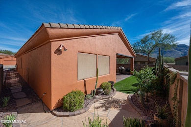10685 N Hewitt Place, Tucson, AZ 85737 - photo 6