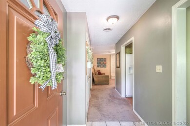 4 Woodland Rd, Sapulpa, OK 74066.