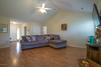 1036 JT Westfield Drive-large-004-14-Liv