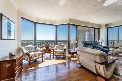 Same room in the daylight