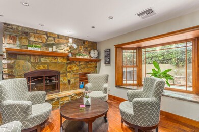 Kitchen Conversation Area