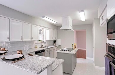 5619 Moss Glenn Ln, Houston, TX 77088 - photo 2