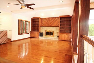 NEW BRUCE HARDWOOD! New Ceiling fixtures! Family r