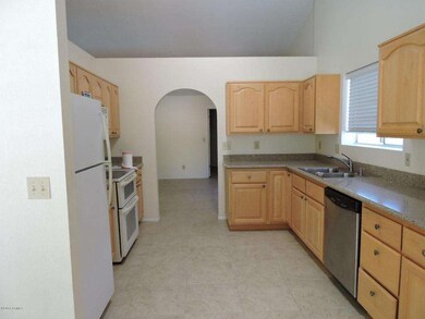 LARGE KITCHEN