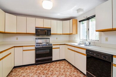 35 Chilmark Dr, East Falmouth, MA 02536 - photo 7