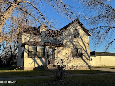 104 Mountain St W, Cavalier, ND 58220 - photo 2