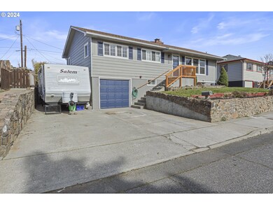 727 E 20th St, the Dalles, OR 97058 - photo 3