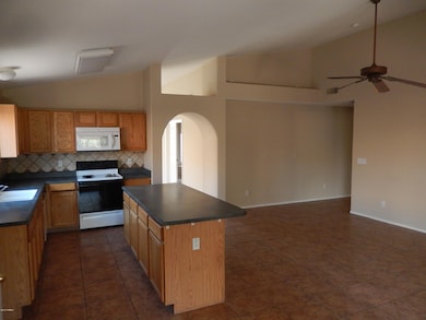 KITCHEN/FAMILY ROOM