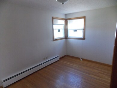 146 Laconia St, Ludlow, MA 01056 - photo 5