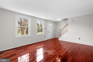 19028 Partridge Wood Dr, Germantown, MD 20874 - photo 5