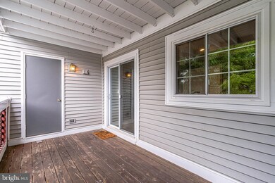 12887B Grays Pointe Rd, Fairfax, VA 22033 - photo 6