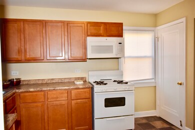 909 Fairfield Ct, Waukegan, IL 60085 - photo 7