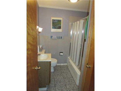 Full Bath. Full bath for the 2 other bedrooms.