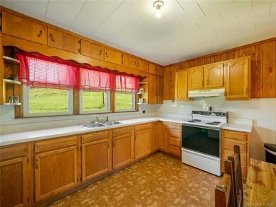 73 Will Anglin Rd, Burnsville, NC 28714 - photo 7