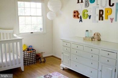 404 Marshall Rd SW, Vienna, VA 22180 - photo 3