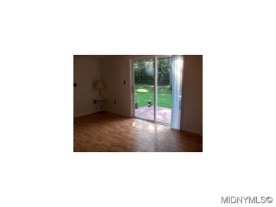 Dining Area to Deck