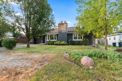 823 N A St, Elwood, IN 46036 - photo 2