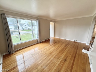 1807 E 294th St, Wickliffe, OH 44092 - photo 5