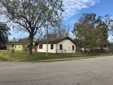 7645 Carothers St, Houston, TX 77028 - photo 3