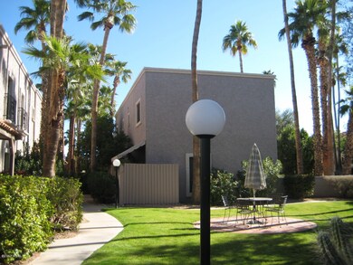 14 townhome cluster with garden bistro