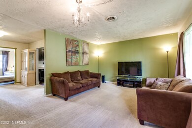 7020 Knotts Dr, Jacksonville, FL 32210 - photo 5