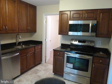 14902 Belle Ami Dr, Laurel, MD 20707 - photo 3