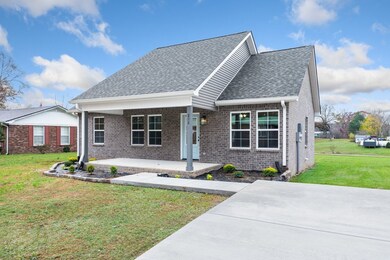 202 Grundy St, McMinnville, TN 37110 - photo 2