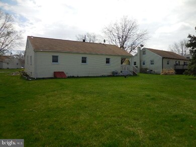 928 Mary St, Mount Joy, PA 17552 - photo 2