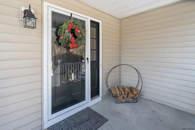 54 Laura Dr, Latham, NY 12110 - photo 6