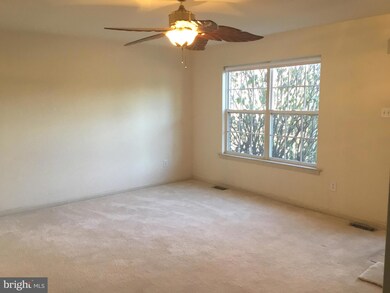 107 Manchester Ct, Harleysville, PA 19438 - photo 3