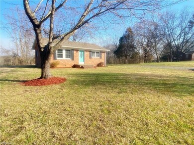 3118 Plainfield Rd, Sophia, NC 27350 - photo 4