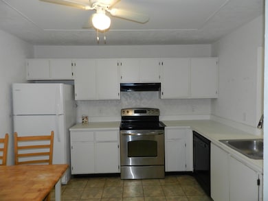 1110 Lakeview Dr E unit 10, Royal Palm Beach, FL 33411 - photo 2