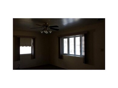 Living Room. Newer Windows