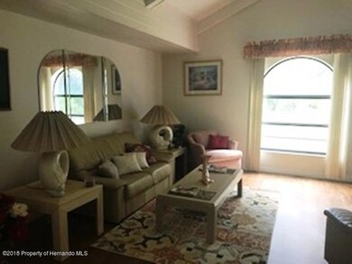 05 Living Rm